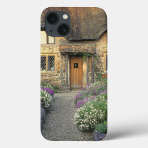 Etui iPhone 13 Europe, Angleterre, Chippenham. Lumière tôt le mat