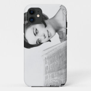 Coque Case-Mate iPhone Femme Newpaper de lecture