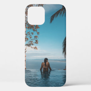 Case-Mate iPhone Case Femme portant le bikini noir robinet nageant sur l
