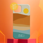 Coque Case-Mate iPhone Flat Boho Paysage Abstrait Coucher de soleil et mo<br><div class="desc">Un paysage abstrait avec des montagnes et un coucher de soleil. Inspiré d'un coucher de soleil dans le parc national de Rocky Mountain, ce joli dessin minimaliste est un design moderne pour n'importe quel minimaliste. Le script moderne avec swashes ajoute une touche moderne à ce design abstrait. Ajoutez votre nom...</div>