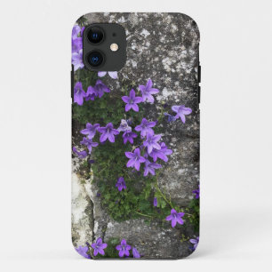 Case-Mate iPhone Case Fleurs Campanula grandissant sur un mur