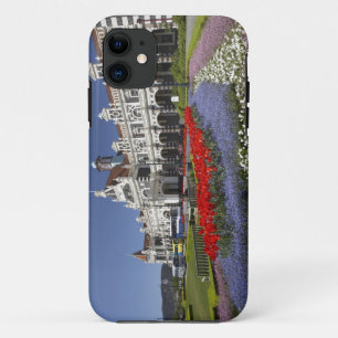Coque iPhone 11 Fleurs printanières et gare historique,