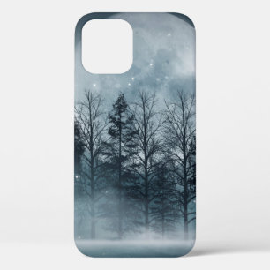 Case-Mate iPhone Case Forêt foncée. Scène sombre et sombre avec des arbr