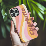 Coque iPhone 16 Pro Max Girly Retro Vintage Wave Nom personnalisé<br><div class="desc">Girly Retro Vintage Wave Personnalisé Nom iPhone 16 Pro Max Phone Boîtes dispose d'une vague rétro dans les tons rose, orange et blanc avec votre nom personnalisé dans élégant script moderne accentué. Personnalisez en modifiant le texte dans la zone de texte fournie. Parfait pour l'anniversaire, Noël, Fête des Mères, baby...</div>
