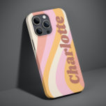 Coque Case-Mate iPhone Girly Retro Vintage Wave Nom personnalisé<br><div class="desc">Girly Retro Vintage Wave Personnalisée Nom iPhone Smart Phone Boîtes dispose d'une vague rétro dans les tons rose, orange et blanc avec votre nom personnalisé dans élégant script moderne accentué. Personnalisez en modifiant le texte dans la zone de texte fournie. Parfait pour l'anniversaire, Noël, Fête des Mères, baby showers, douches...</div>