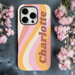 Coque iPhone 16 Pro Girly Retro Vintage Wave Nom personnalisé<br><div class="desc">Girly Retro Vintage Wave Personnalisé Nom iPhone 16 Pro Phone Boîtes dispose d'une vague rétro dans les tons rose, orange et blanc avec votre nom personnalisé dans élégant script moderne accentué. Personnalisez en modifiant le texte dans la zone de texte fournie. Parfait pour l'anniversaire, Noël, Fête des Mères, baby showers,...</div>