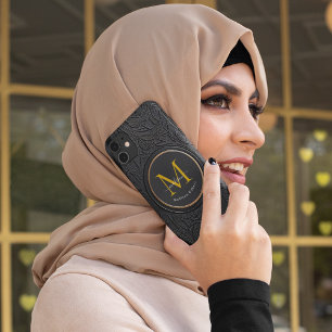 Coque iPhone 16 Pro Max Golden & Black Modern Script Bold Monogramme initi