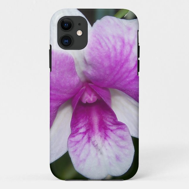 Coques Case-Mate iPhone gros plan d'une belle orchidée violette et blanche (Dos)