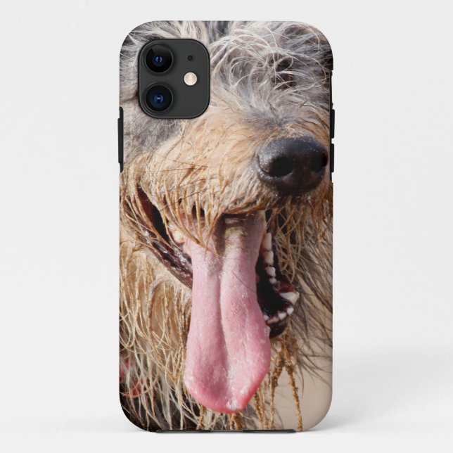 Coques Case-Mate iPhone Heureux chien sur une plage (Dos)
