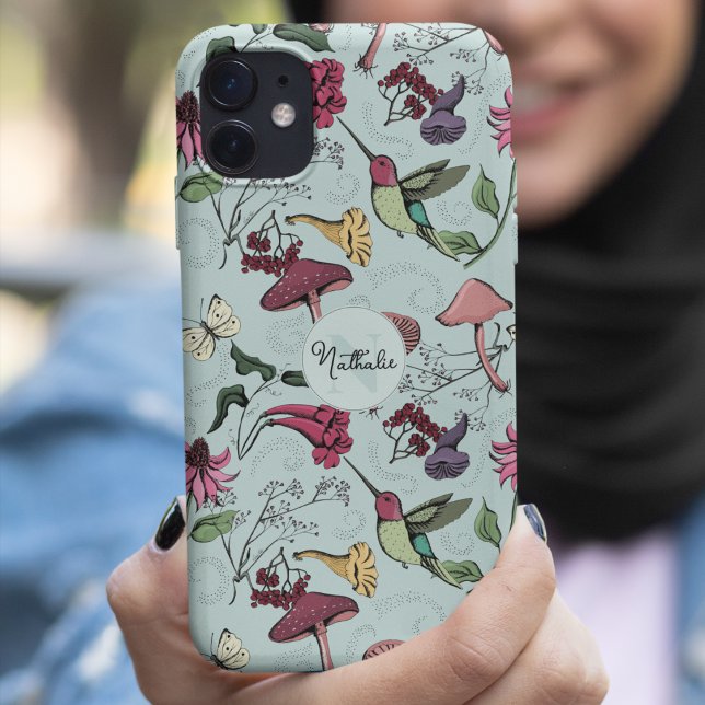 Coques Case-Mate iPhone Jardin Féminin de Colibris Bleu Menthe (Chic Mint Custom Monogram & Name Hand-Drawn Hummingbird, Flowers & Mushrooms Illustration)