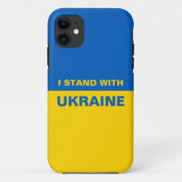 Je me tiens avec le drapeau ukrainien de l'Ukraine