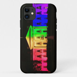 Coque iPhone 11 La Maison Blanche d'arc-en-ciel