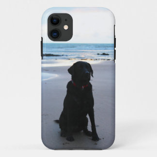 Coque Case-Mate iPhone Labrador noir sur une plage