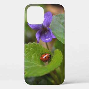 Case-Mate iPhone Case Ladybug sur les fleurs de violet doux