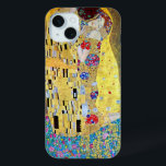 Coque iPhone 15 Mini Le baiser de Gustav Klimt, Art Nouveau Vintage<br><div class="desc">Le Kiss (Der Kuss) (1907/08) de Gustav Klimt est probablement son oeuvre la plus célèbre. Klimt a commencé à y travailler en 1907 et c'est le point culminant de sa soi-disant "période d'or". The Kiss est une vintage peinture d'amour et d'amour de l'époque victorienne Symbolisme mettant en vedette un couple...</div>