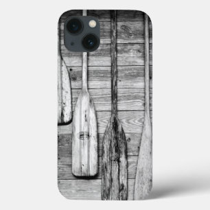 Etui iPhone Case-Mate Les rames sont accrochées à un hangar en bois à Bi