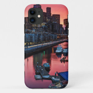 Coque iPhone 11 Lever de soleil au pilier 66 regardant vers le bas