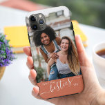Case-Mate iPhone Case Livin the Besties Life Citation Clay Friends Photo<br><div class="desc">Coque iphone photo bff personnalisé. Le modèle photo est mis en place pour que vous puissiez ajouter votre propre photo de vous et de vos meilleurs amis - qui est affiché en format portrait. Le design est écrit avec la citation "livin the besties life" en écriture manuscrite élégante et typographie...</div>