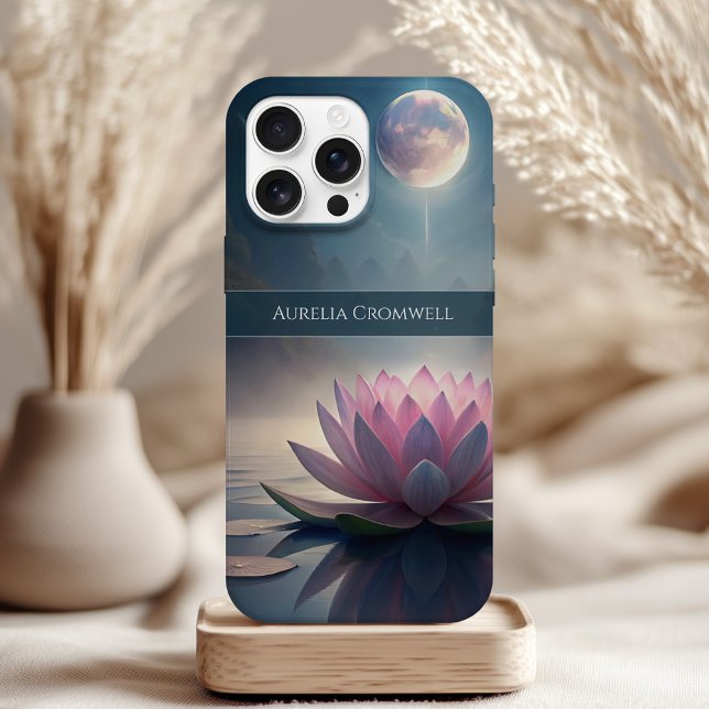 Coques Case-Mate iPhone Lotus de Pleine lune mystique avec nom personnalis (Mystical Full Moon Lotus with Custom Name Case-Mate iPhone Case on a table with boho decor)