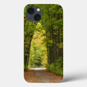 Coque Case-Mate iPhone Lumière au bout d'un tunnel d'arbres