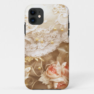 Coque iPhone 11 Magnifique iPhone Lace & Pearls vintage 5 5S