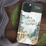 Case-Mate iPhone Case Marcher dans un paysage de merveilles d'hiver Mono<br><div class="desc">Boîtier de téléphone Winter Landscape, avec "Walking in a Winter Wonderland" dans la typographie de script à la mode. Cette conception rustique de campagne a une scène aquarelle d'un sentier boisé enneigé, des pins, un robin et une chouette sur les poteaux de clôture. Conçu pour l'iPhone 13 Pro Max mais...</div>