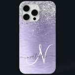 Coque Case-Mate iPhone Métal brossé violet Parties scintillant d'argent N<br><div class="desc">Personnalisez facilement ce design branché de boîtier de téléphone chic avec une jolie parties scintillant brillante en argent sur un arrière - plan métallique brossé violet.</div>
