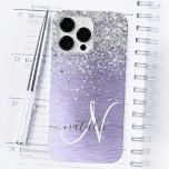 Coque Case-Mate iPhone Métal brossé violet Parties scintillant d'argent N<br><div class="desc">Personnalisez facilement ce design branché de boîtier de téléphone chic avec une jolie parties scintillant brillante en argent sur un arrière - plan métallique brossé violet.</div>