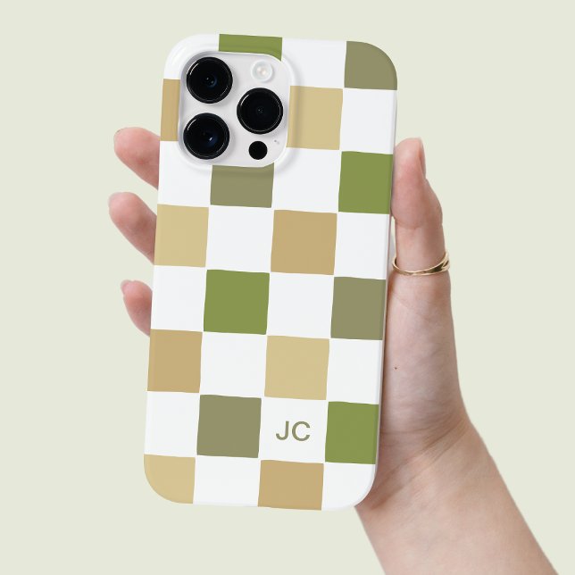 Coques Case-Mate iPhone Monogramme À damiers Vert et Beige Motif moderne (Monogram Checkered Green and Beige Modern Pattern Case-Mate iPhone Case)