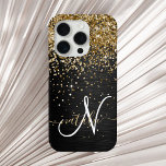 Coque Case-Mate iPhone Monogramme à étincelle noire à Parties scintillant<br><div class="desc">Personnalisez facilement ce design élégant et branché de boîtier de téléphone avec une jolie parties scintillant dorée brillante sur un arrière - plan métallique brossé noir.</div>