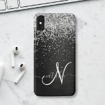 Coque Case-Mate iPhone Monogramme à étincelle noire à Parties scintillant<br><div class="desc">Personnalisez facilement ce design élégant et branché de boîtier de téléphone avec une jolie parties scintillant brillante en argent sur un arrière - plan métallique brossé noir.</div>