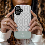 Coque Pour iPhone 16 Monogramme cardiaque de Trellis à la menthe et gri<br><div class="desc">Élégant étui téléphonique personnalisé en gris, menthe et blanc. Ce design présente un motif de treillis marocain préppant. Personnalisez-le avec votre nom monogramme ou tout autre texte personnalisé avec un symbole de coeur mignon. Utilisez les outils de conception pour choisir les couleurs arrière - plans, modifier les polices de texte...</div>