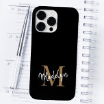Coque Case-Mate iPhone Monogramme d'or noir moderne Nom du script féminin<br><div class="desc">Monogramme d'or noir moderne Feminine Script Name coque iphone. Personnalisez facilement ce coque iphone élégant moderne avec votre monogramme et votre nom personnalisés.</div>