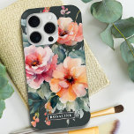 Coque Case-Mate iPhone Monogramme floral rose rose rose rose rustique<br><div class="desc">Embrassez la romance rustique avec votre téléphone : laissez votre téléphone fleurir avec un charme rustique gai! Dégagez les coques ennuyeux et entrez dans un monde de fleurs sauvages et de verdure fantaisiste. Des fleurs de corail peint et de rougeurs dansent à travers le vert de la sauge profonde, comme...</div>