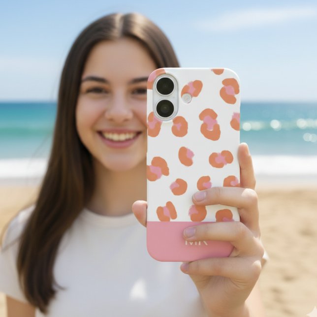 Coques Case-Mate iPhone Monogramme initiale léopard rose tendance (iPhone 16 case shown in bare or though. Choose type of case and iphone model. Add your initials.)
