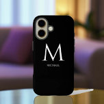 Coque Pour iPhone 16 Monogramme minimaliste simple<br><div class="desc">Ce coque iPhone 16 allie simplicité et esthétique moderne pour un look élégant et sophistiqué. Conçu pour ceux qui apprécient l'élégance sobre, le design présente un monogramme minimaliste dans une police contemporaine propre, avec le prénom clairement affiché sous le monogramme. La disposition assure une touche personnelle élégante tout en conservant...</div>