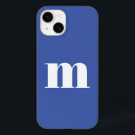 Coque Case-Mate iPhone Monogramme moderne initial<br><div class="desc">La typographie coque moderne minimaliste monogramme design initial qui peut être modifié pour personnaliser. Blanc sur un arrière - plan bleu.</div>