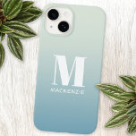 Coque Case-Mate iPhone Monogramme moderne Nom initial Turquoise Aqua Grad<br><div class="desc">La typographie moderne minimaliste monogramme design de nom initial qui peut être modifié pour personnaliser. Blanc sur un arrière - plan turquoise à l'océan.</div>