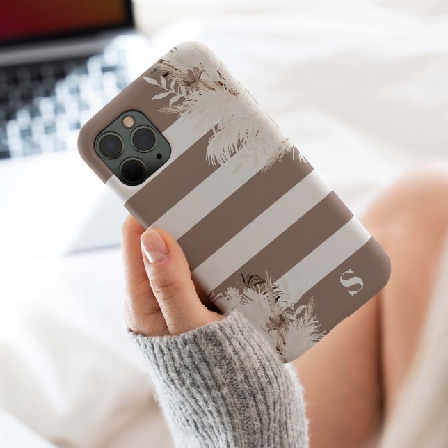 Coques Case-Mate iPhone Monogramme Pampas Gris Boho (Pampas grass monogram beige tan stripe for a boho modern cell phone case.)