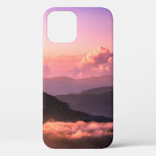Case-Mate iPhone CASE MONTAGNE VERTE ENTOURÉE DE NUAGES