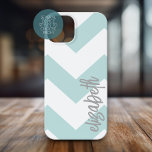 Coque Case-Mate iPhone Motif tendance Chevron avec grand nom de calligrap<br><div class="desc">Un design graphique et audacieux avec des zags zig dans des couleurs amusantes. Ajoutez votre nom ou supprimez le texte pour une couverture estivale amusante.</div>