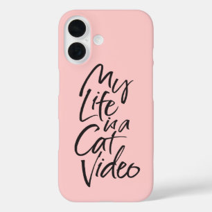 Coques iPhone 16 My Life is a Cat Vidéo Black Letting Blush Rose