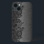 iPhone 13 Coque Noir métallique avec dentelle de marguerite noire<br><div class="desc">Style métallique gris foncé noir brossé avec dentelle en cachemire floral noir. monogramme personnalisable et optionnel</div>