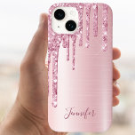 Coque Case-Mate iPhone Nom de la poutre de la parties scintillant rose<br><div class="desc">Un étui téléphonique élégant,  girly et glam. Arrière - plan rose pâle et fausse parties scintillant goutte à goutte,  la peinture goutte à goutte. Insérez votre nom,  écrit avec un script de style moderne écrit à la main. Lettres de couleur or rose foncé.</div>
