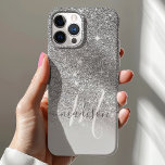 Case-Mate iPhone Case Nom du monogramme de la Parties scintillant d'arge<br><div class="desc">Coque de nom de la Parties scintillant d'argent de fille. Ce design est accentué d'une texture fausse parties scintillant. Personnalisez ce design personnalisé avec votre propre nom et monogramme initial.</div>