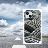 Nouveaux pneus disposés en lignes