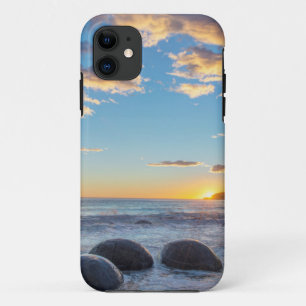 Coque iPhone 11 Nouvelle-Zélande, île du Sud, boules de Moeraki