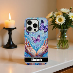 Coque iPhone 16 Pro Papillons Violets Vibrants Aux Mains Étendues