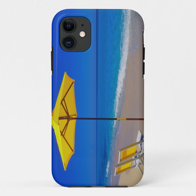 Coques Case-Mate iPhone Parapluie de plage jaune et chaises sur plage imma (Dos)