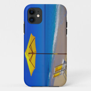 Coque iPhone 11 Parapluie de plage jaune et chaises sur plage imma